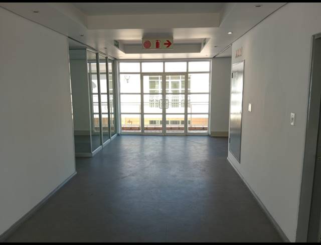 2,415M² BUILDING TO LET IN BRYANSTON